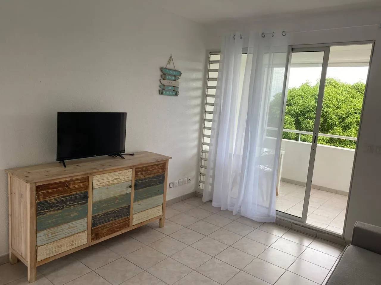 Estudio entero, Estudio moderno junto a la playa en Les Abymes - 24 m² in Les Abymes, Guadalupe