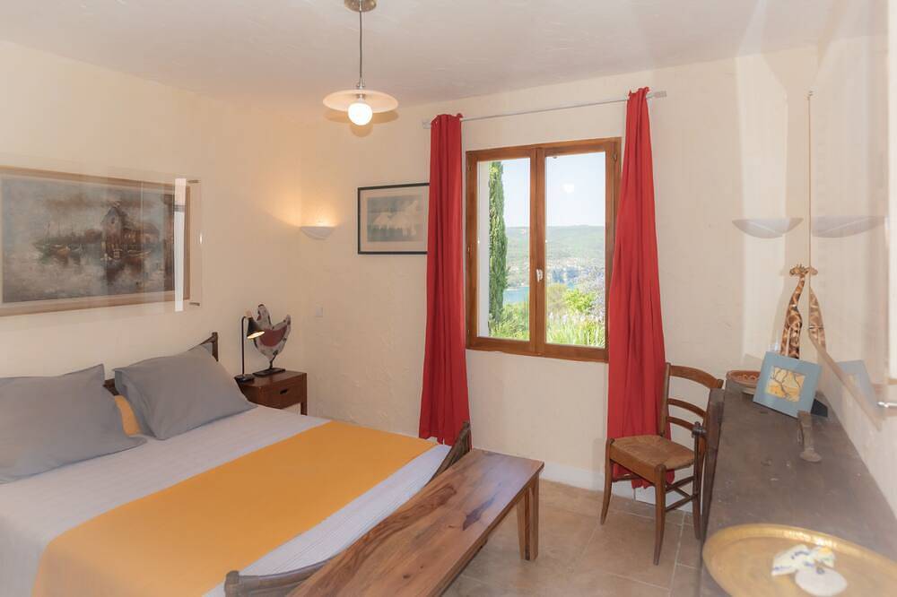 \"cap Esparron\" Belle Villa 4 Étoiles Splendide vue lac et Piscine in Esparron-de-Verdon, Parc naturel régional du Verdon