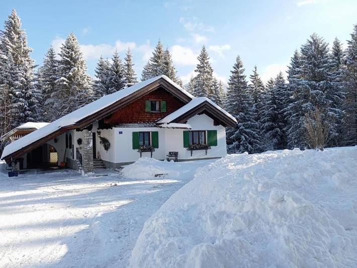 Ferienhaus für 6 Personen, mit Ausblick und Garten, kinderfreundlich in Faistenau