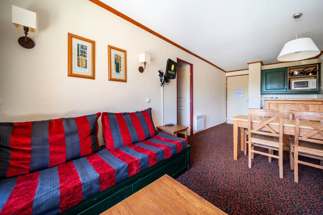 Entire apartment, 2 Room Apartment 7 People - Budget in La Salle-les-Alpes, Serre Chevalier