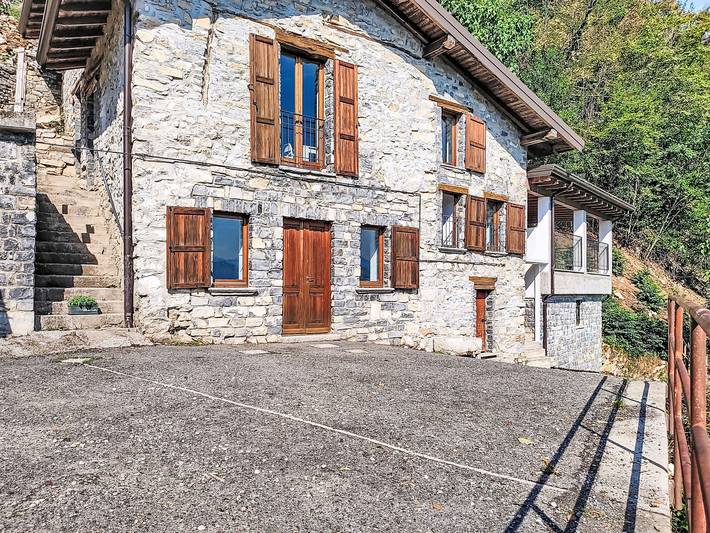 Casa Olivee in Argegno, Comune di Argegno
