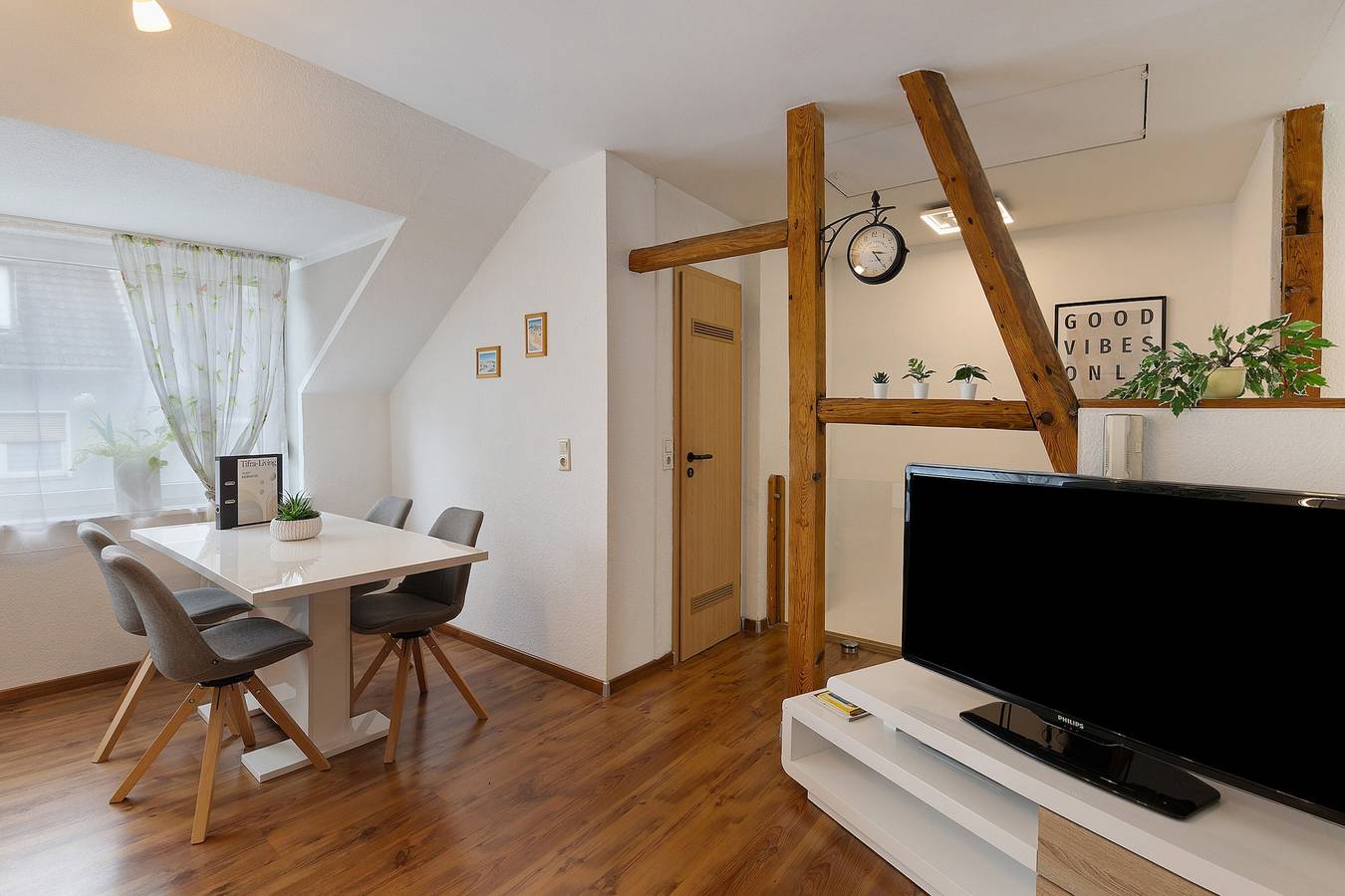 Ganze Wohnung, Ferienwohnung 'Tifra-living' mit Wi-Fi in Velbert, Kreis Mettmann
