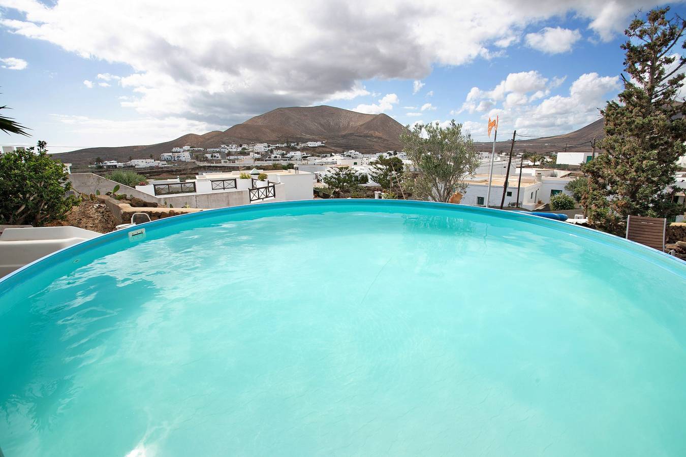 Ferienhaus Casa Consultorio mit Bergblick, Pool, Wlan und Terrasse in Guatiza, Teguise