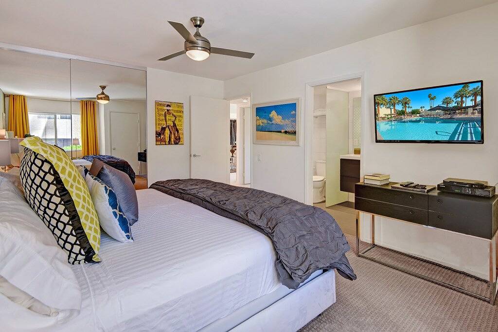 Ganze Wohnung, Hollywood Regency Glam Condo in Palm Springs, Coachella Valley