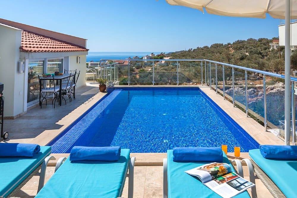 Ganze Wohnung, Schöne romantische Luxus atemberaubende Aussicht, Private Pool auf dem Dach, geräumige moderne in Kaş, Saklıkent