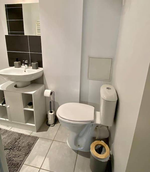 Appartement entier, Vaste Appartement Rénové - Centre Ville in Bourg-en-Bresse, Région de Bourg-en-Bresse
