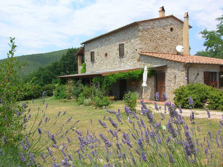 Agriturismo per 2 persone, con Terrazza e Giardino nonché Vista lago a Castellina Marittima
