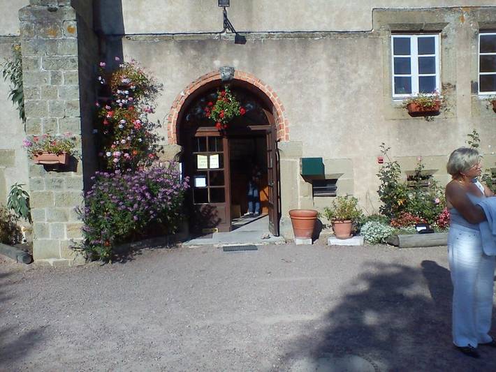 Location de vacances pour 3 personnes, avec vue et jardin à Sommant - 4