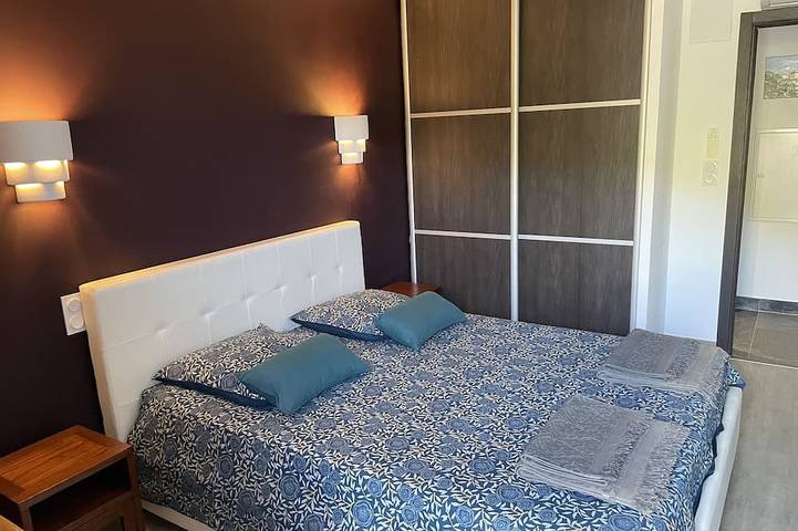 Location de vacances pour 2 personnes, avec jardin et terrasse, animaux acceptés à Brando - 3