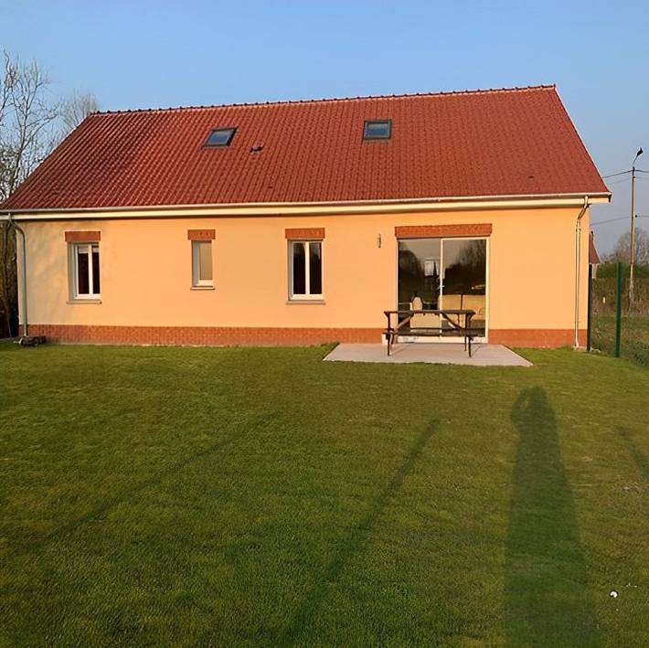 Gîte pour 6 personnes, avec terrasse et jardin