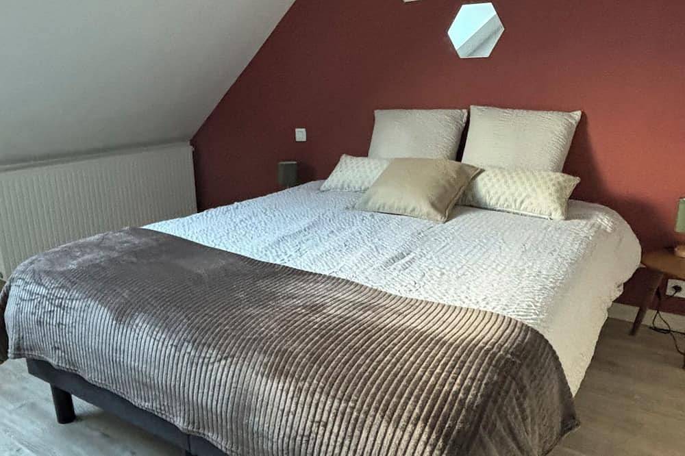 Renovated Breton house with 2 bedrooms in Jugon-les-Lacs, Dinan region