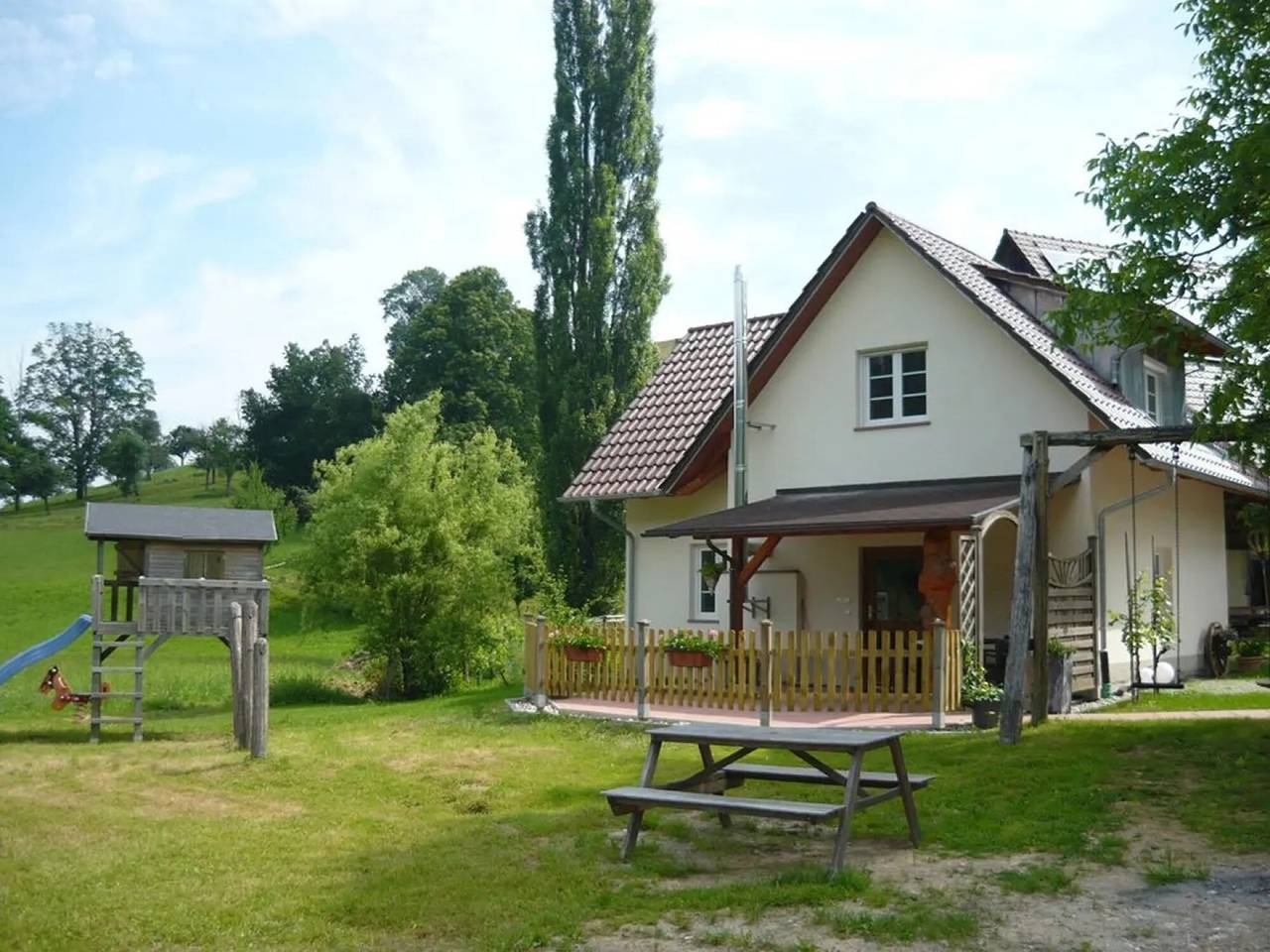 Ganze Wohnung, Ferienwohnung Kapellenhof mit privater Terrasse, Gemeinschaftsgarten und Wi-Fi in Glottertal, Südschwarzwald