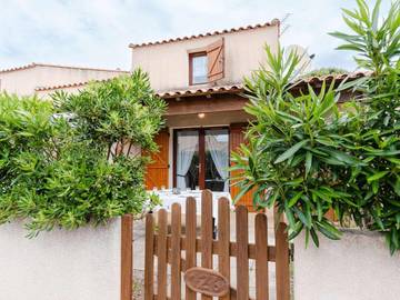 Villa pour 4 personnes, avec terrasse et piscine à Gruissan