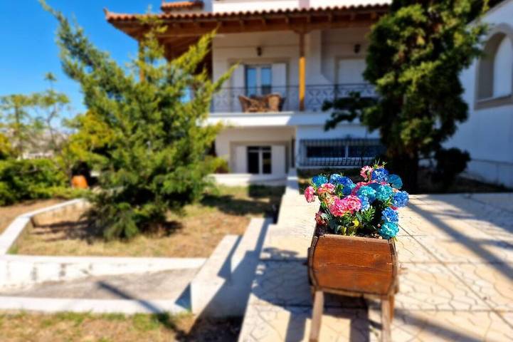 Ferienhaus für 8 Personen, mit Balkon und Garten