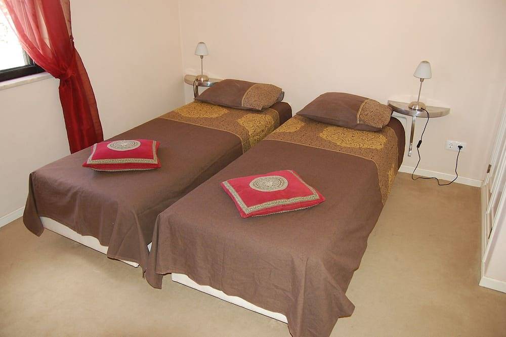 Top Villa At Short Distance Away From Famous Meia Praia Beaches. in Alvor, Faro District