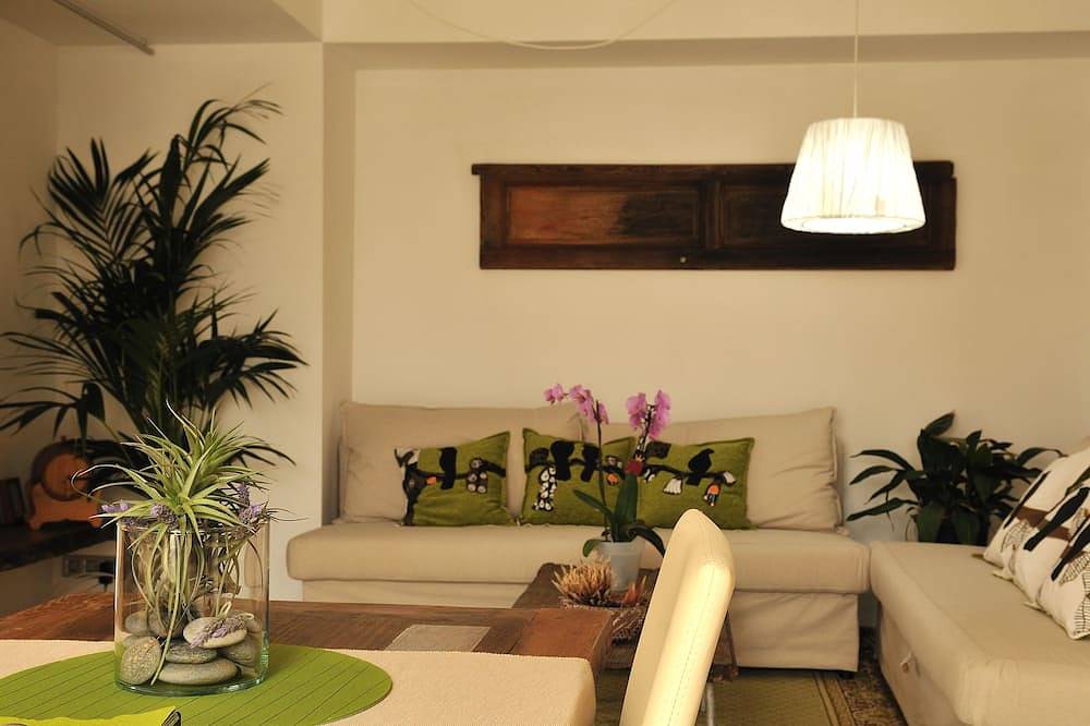Villa en primera linea de costa con piscina_Finca ecologica in San Juan de la Rambla, Tenerife Norte