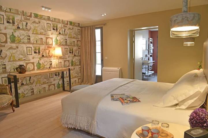Gîte pour 2 personnes, avec Piscine à Les Mesneux