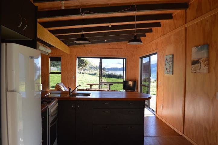 Cottage for 4 people, with terrace and garden on South Island New Zealand