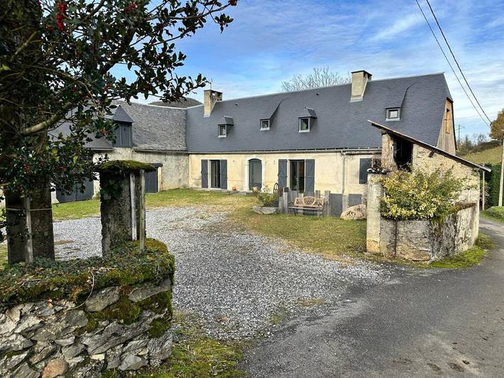 Gîte pour 9 personnes, avec jardin à Hèches - 4