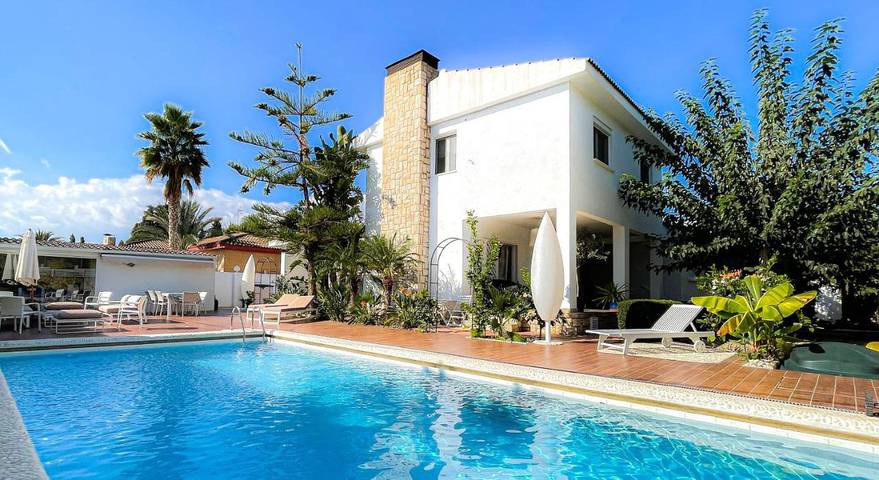 Chalet para 10 personas, con Terraza y Jardín además de Piscina y Sauna en San Vicente del Raspeig
