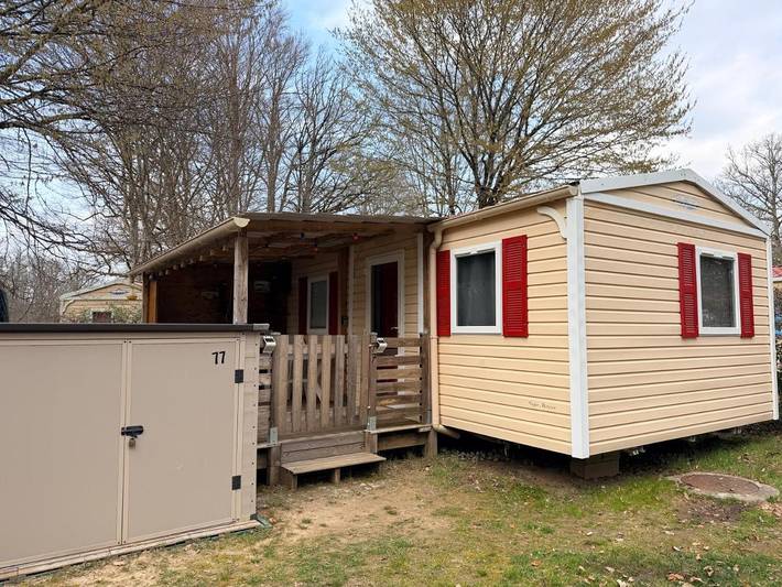 Chalet pour 6 personnes, avec Jacuzzi ainsi que Terrasse et Piscine