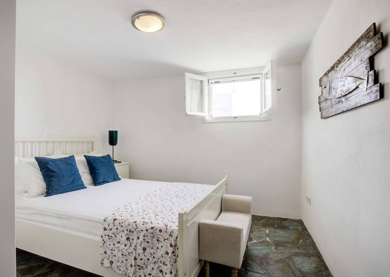 Ballos for 4 in Exomvourgo in Tínos