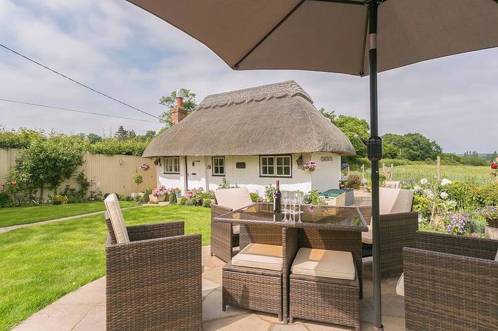 Cottage for 6 people, with hot tub and garden in Kent