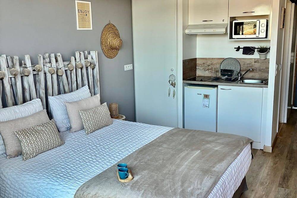 Ganze Wohnung, 2.04 Studio With Poolside Terrace in Éguilles, Mittelmeerküste (Frankreich)