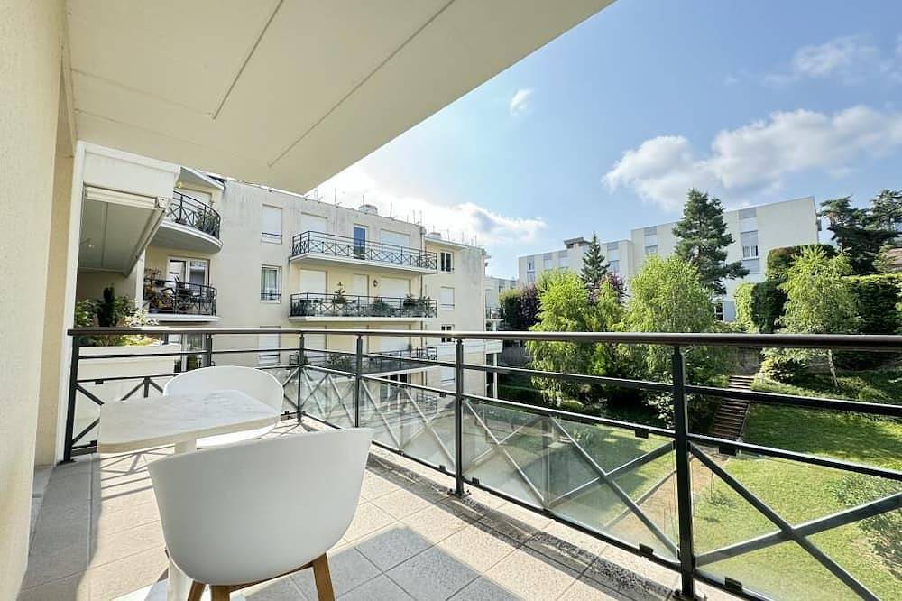 Entire apartment, Spacious apartment 2 pers + Balcony in Chamalières, Volcans d'Auvergne Regional Nature Park