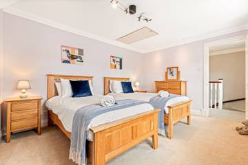 Holiday Rental for 6 People in Henley-on-Thames, Oxfordshire, Photo 2