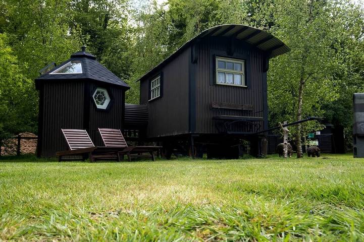 Cabane en bois pour 2 personnes, avec jacuzzi - 1