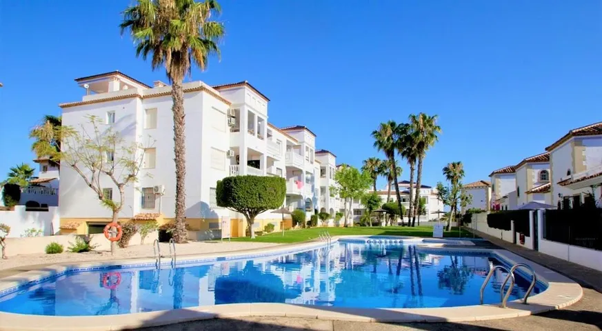 Apartamento de vacaciones para 4 personas, con balcón y piscina - 1