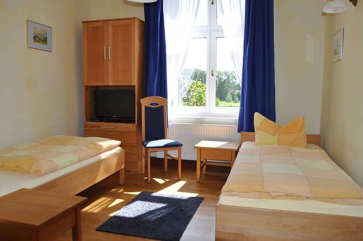 Ferienwohnung für 2 Personen, mit Garten und Sauna in Altenpleen