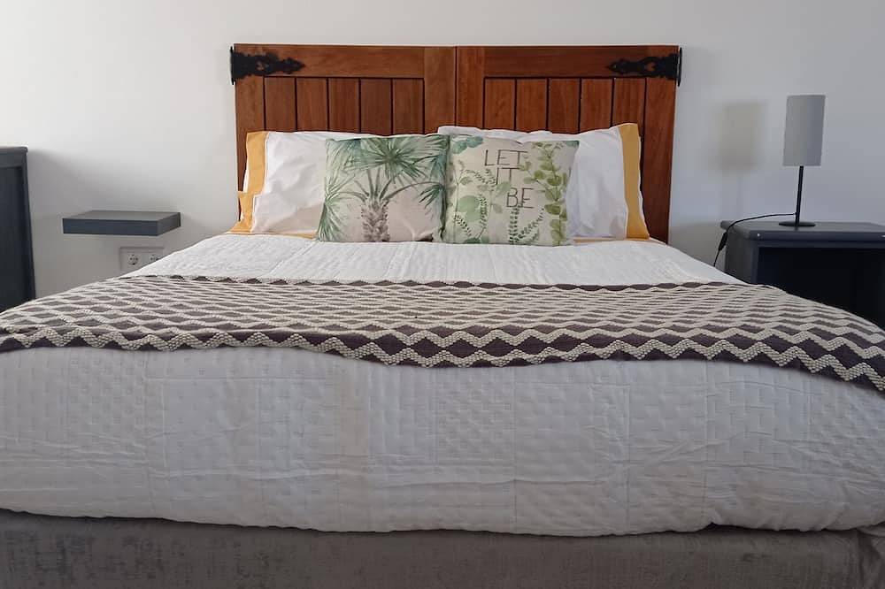 Ganze Wohnung, Complete vacation studio for 4 people near beaches and Óbidos Castle in Vau, Leiria District