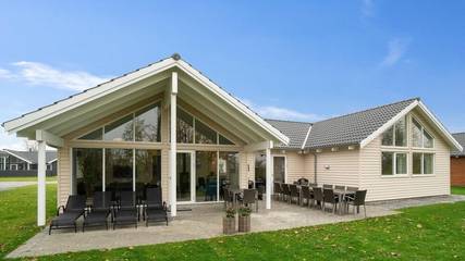 Ferienhaus für 18 Personen, mit Sauna in Olpenitz