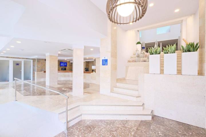 Hôtel pour 2 personnes, avec piscine et terrasse à Palmanova (Espagne) - 2