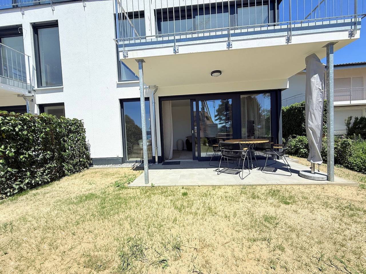 Ganze Wohnung, Moderne Suite Carpe Diem mit überdachter Terrasse nahe See und Strand in Uhldingen-Mühlhofen in Unteruhldingen, Obersee (Bodensee)