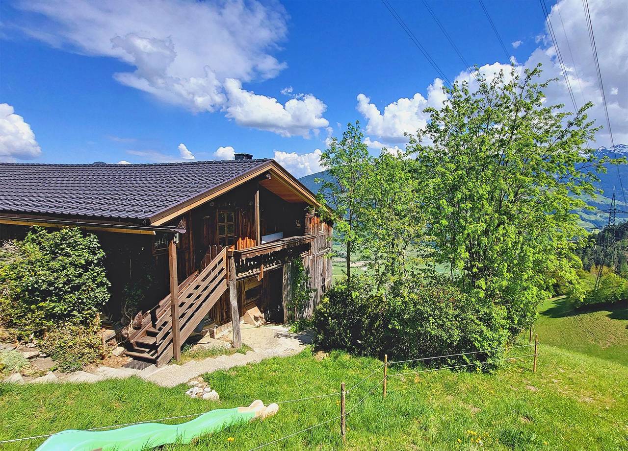 Ganze Ferienwohnung, * 3-Raum Hütte für bis zu 4 Personen in Tuxer Alpen, Schlitters