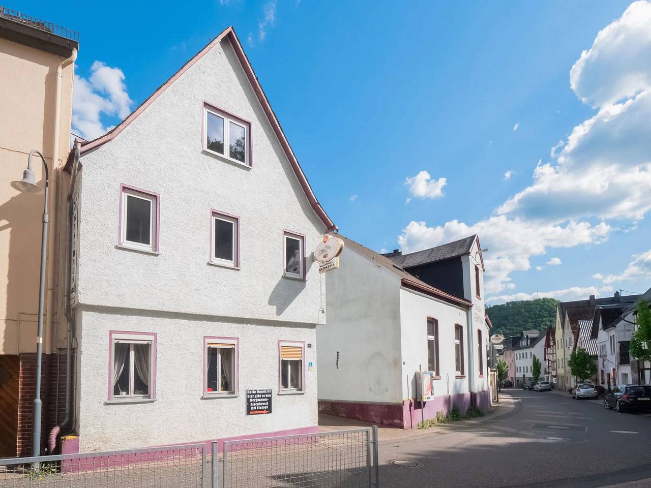 Inviting holiday home in Sankt Goarshausen with bar in Sankt Goarshausen, Mittelrhein