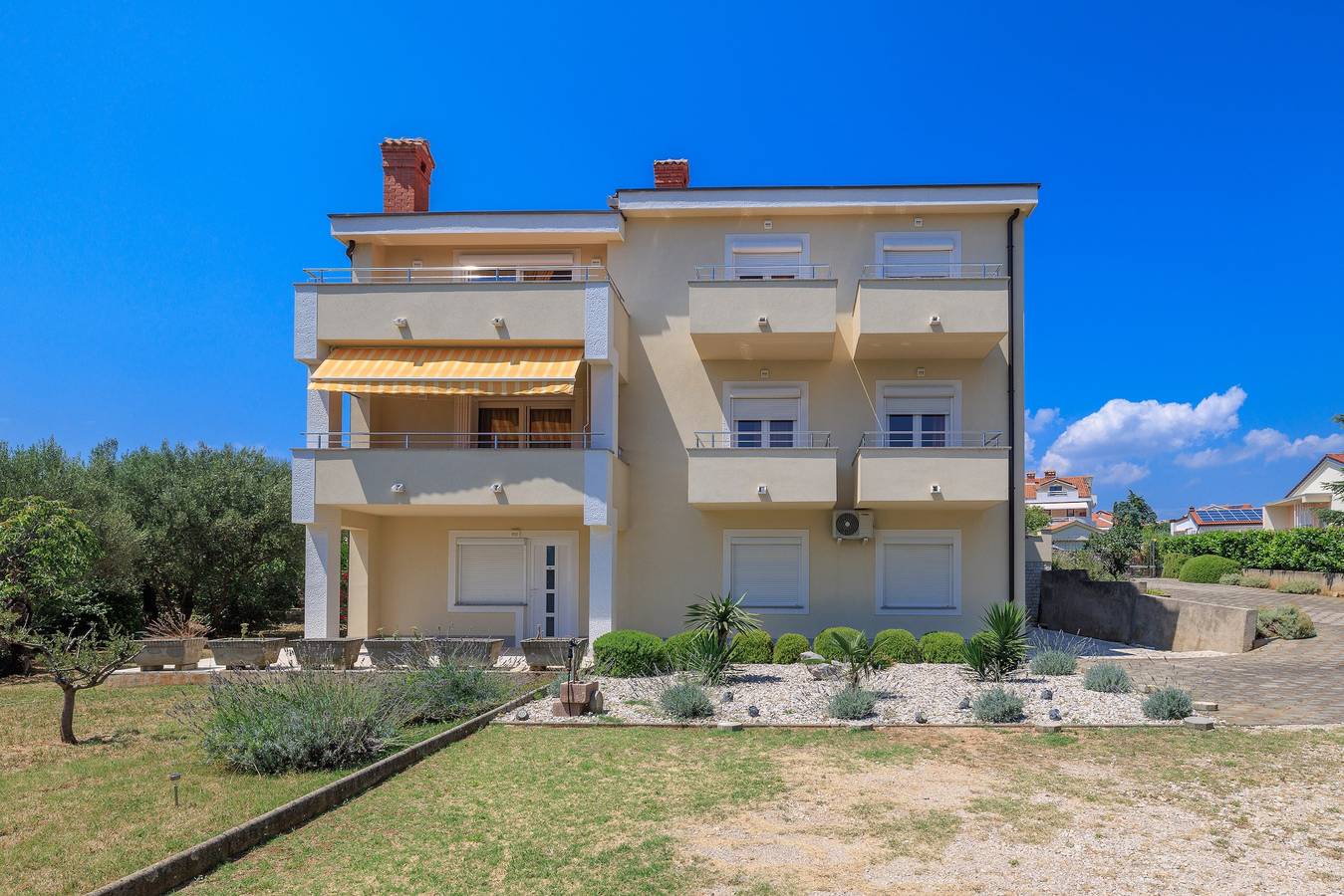 Ganze Wohnung, 1-Zimmer-Ferienwohnung mit Terrasse und Meerblick Krk A-24809-a in Krk Stadt, Krk