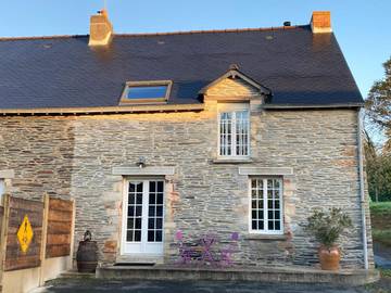 Gîte pour 5 personnes, avec vue et jardin à La Chapelle-de-Brain