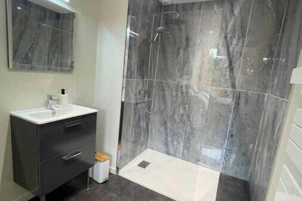 Appartement entier, Suite “Petit Prince” – 2/4 Pers in Niergnies, Département Nord