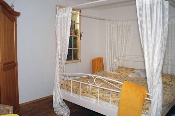 Gîte pour 4 personnes, avec terrasse à Overath - 4