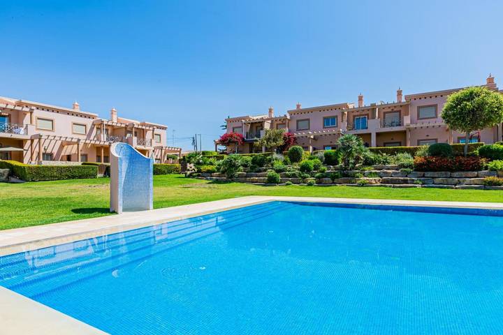 4-Bedroom Villa near the Beach – Casa Colina 2 in Albufeira e Olhos de Água, Faro District