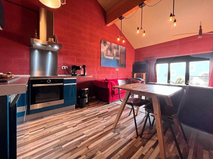 Gîte pour 2 personnes, avec terrasse et vue dans Marcourt