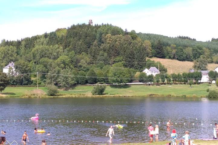 Location de vacances pour 8 personnes, avec terrasse à La Tour-d'Auvergne - 4