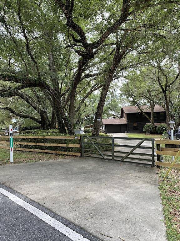 Lakefront Cabin in Ocala Forest – Near Springs, Shops, Pet Friendly Getaway in Marion County (FL)