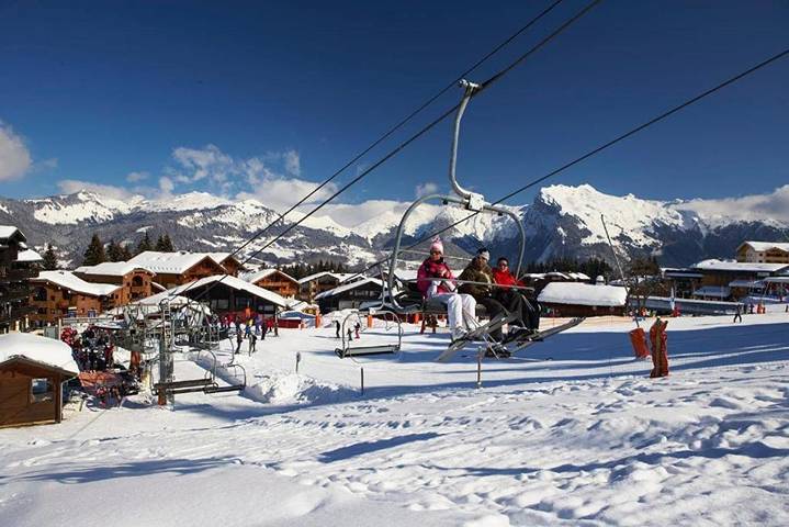 Camping pour 4 personnes, avec terrasse et vue