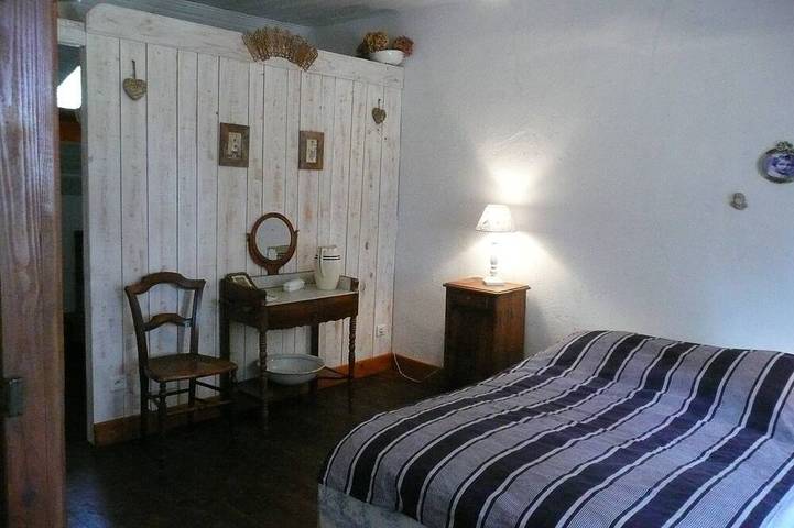 Gîte pour 14 personnes, avec jardin et jacuzzi à Eyzerac - 3