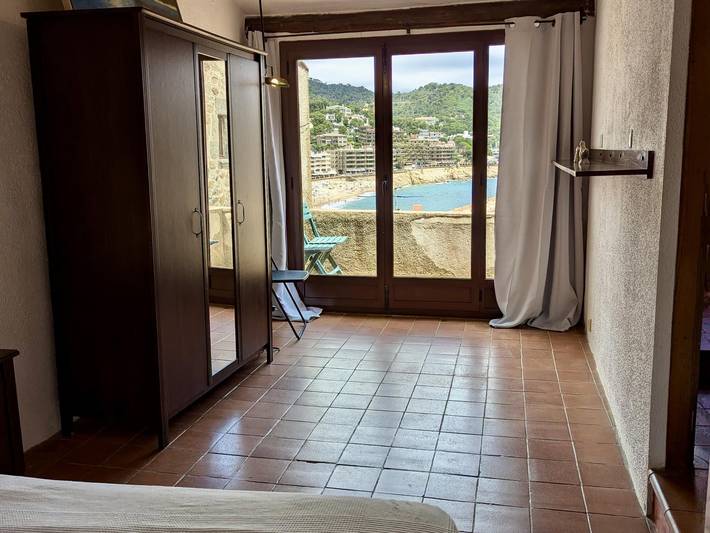 Évadez-vous à Tossa de Mar: Maison à l'intérieur du mur. in Platja Gran (Tossa de Mar), Tossa de Mar